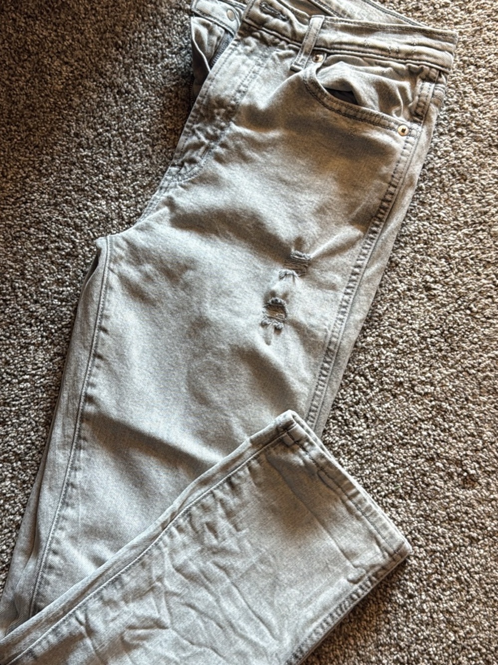 Women’s  Light Gray Distressed Jeans